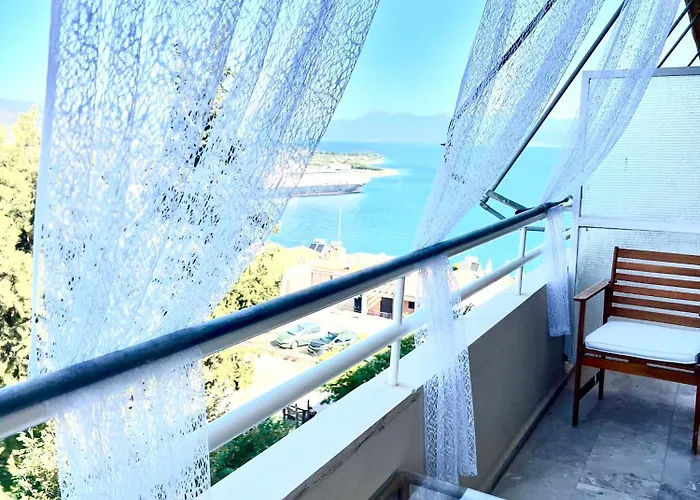 Seaview Penthouse On The Square
