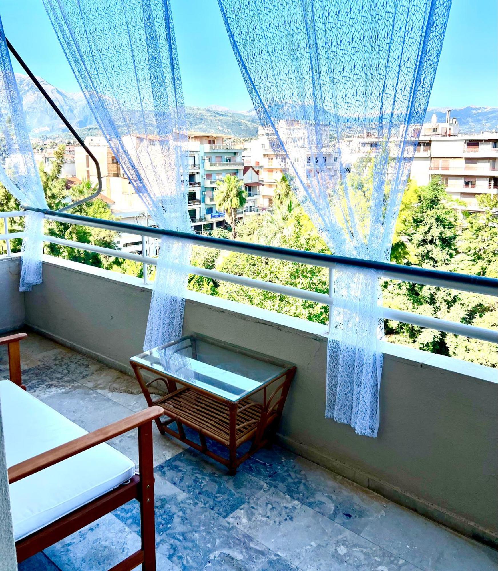 Apartment Seaview Penthouse On The Square